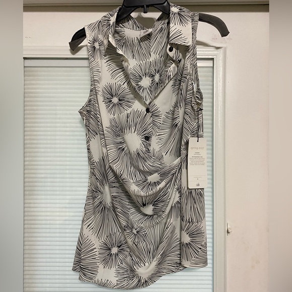 CAbi Tops - Cabi 5228 Priority Top Size Medium NWT